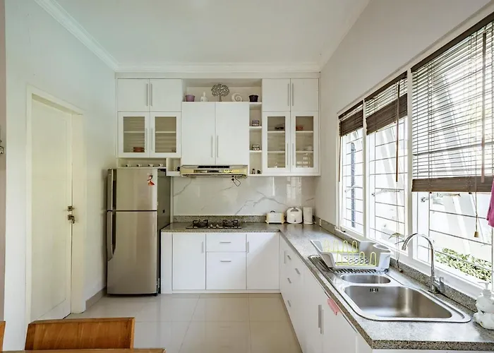 Casa Raya 4br Rayana By Damaresa