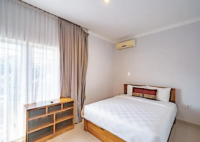 Villa Casa Raya 4br Rayana By Damaresa