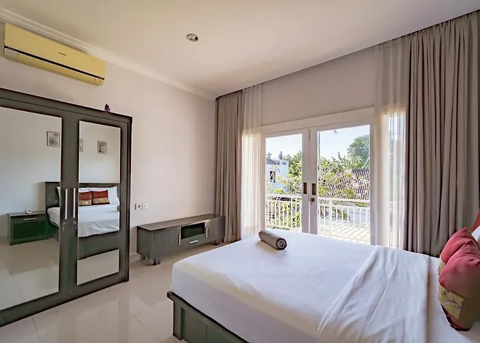 Casa Raya 4br Rayana By Damaresa *