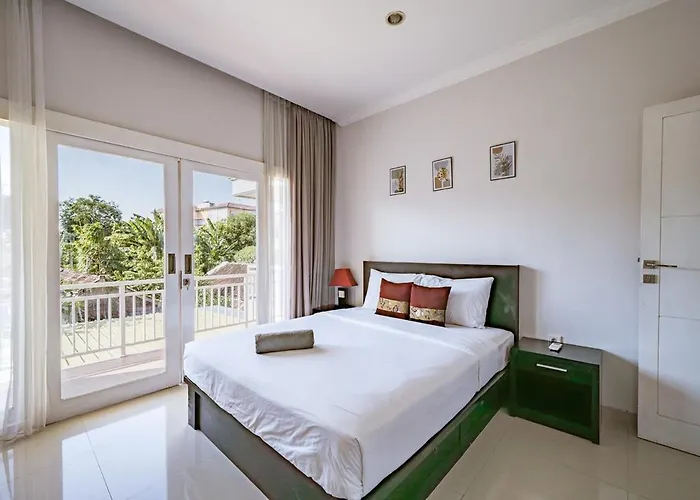 Casa Raya 4br Rayana By Damaresa