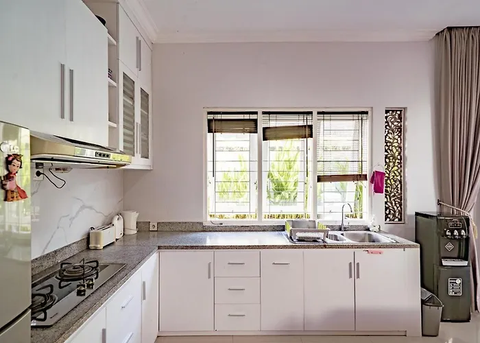 Casa Raya 4br Rayana By Damaresa Kuta (Bali)